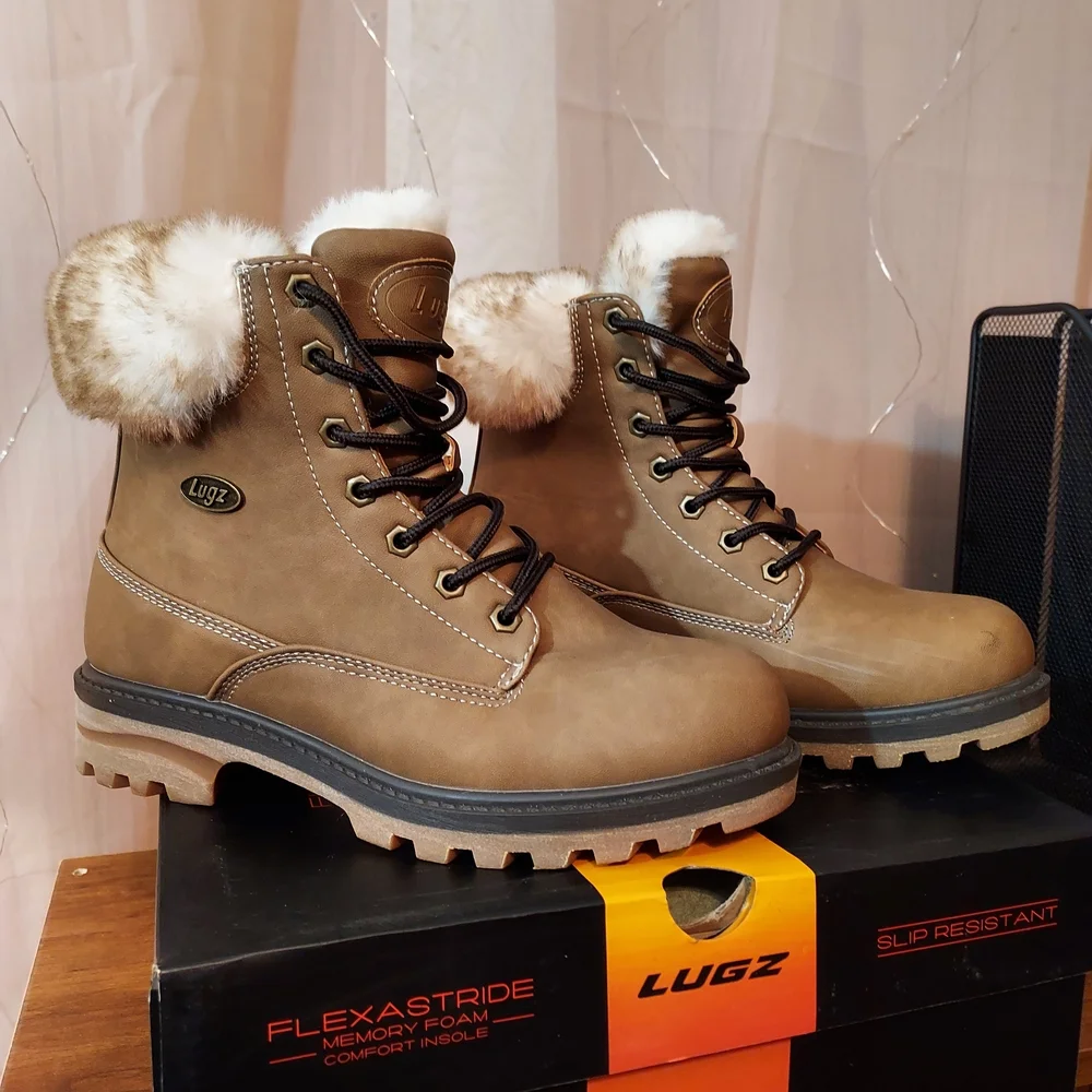 Lugz Women's Brown Winter Boots with Fur Lining - Picture 6 of 8